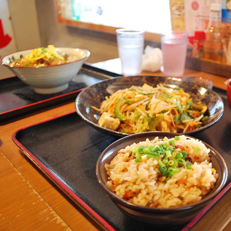 亀膳食堂（沖縄麺）